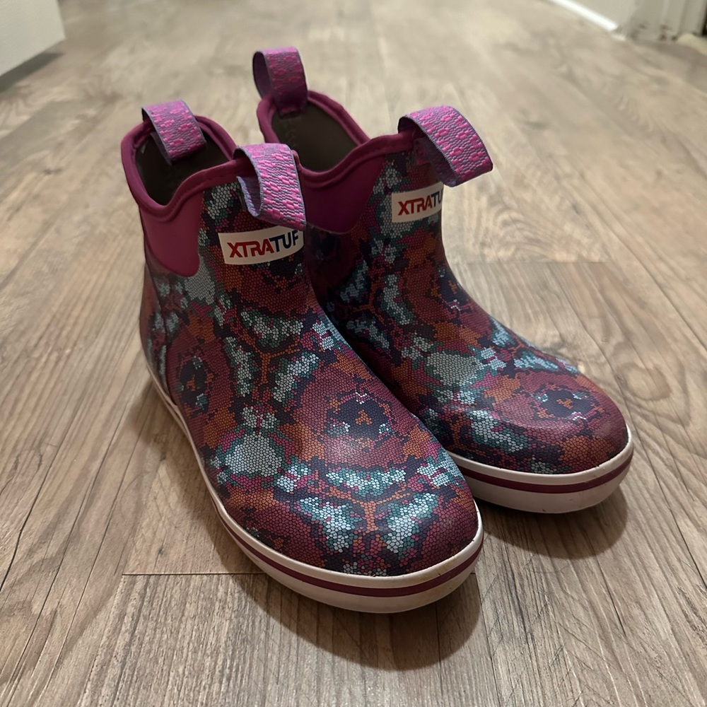 Women's Kaleidoscope Scales 6 in Ankle Deck Boot